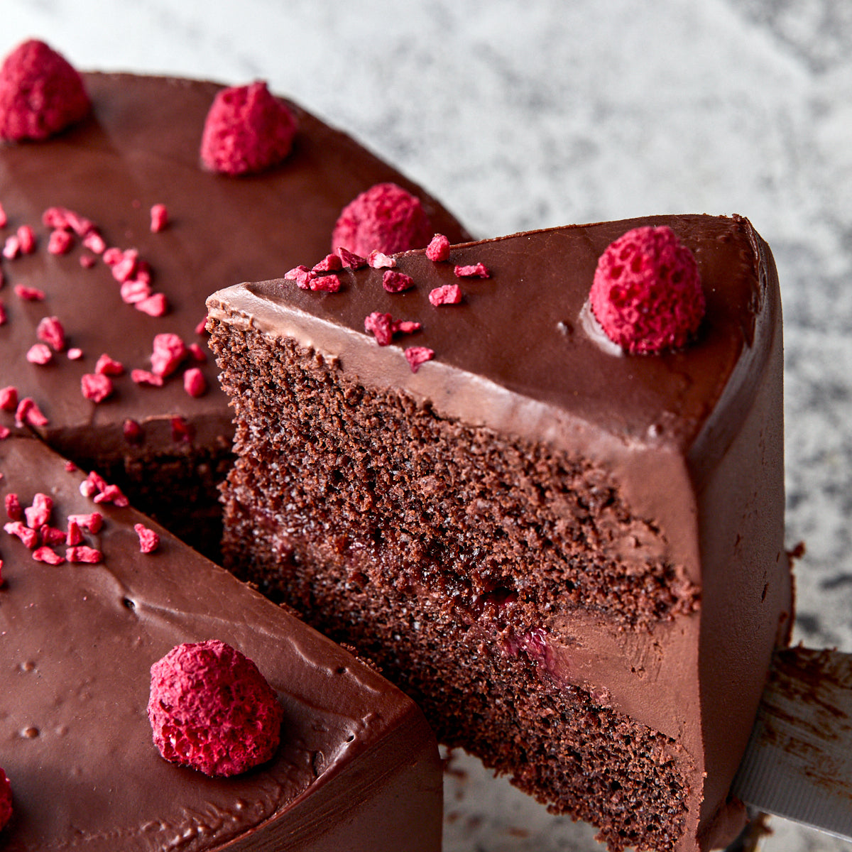 Vegan Chocolate Raspberry Velvet Cake ‐ Konditor
